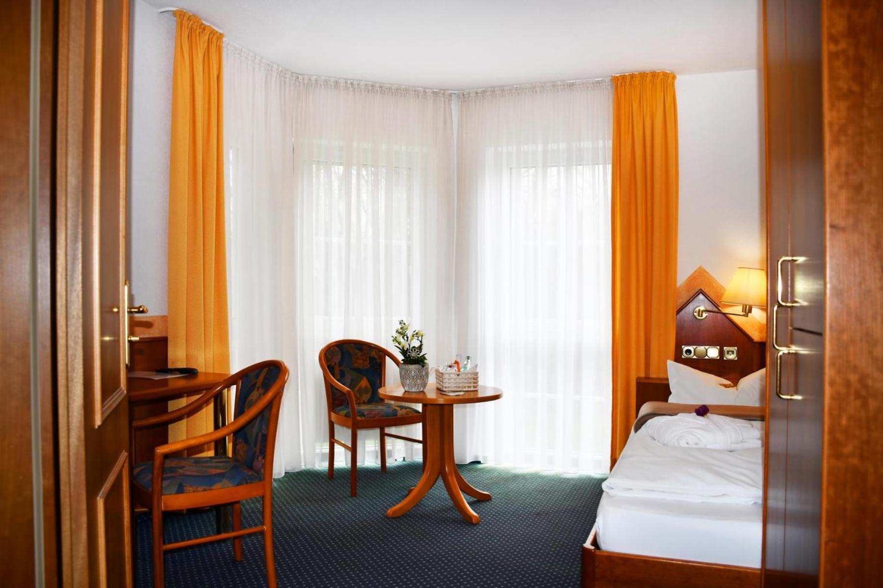 Hotel Schoene Aussicht Gießen Exteriör bild