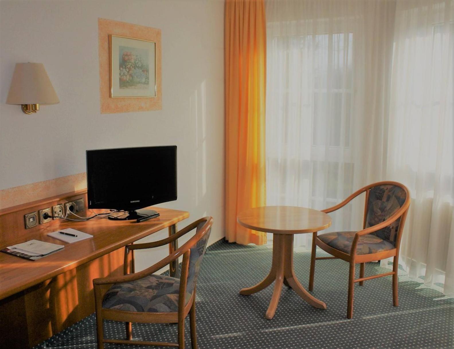 Hotel Schoene Aussicht Gießen Exteriör bild